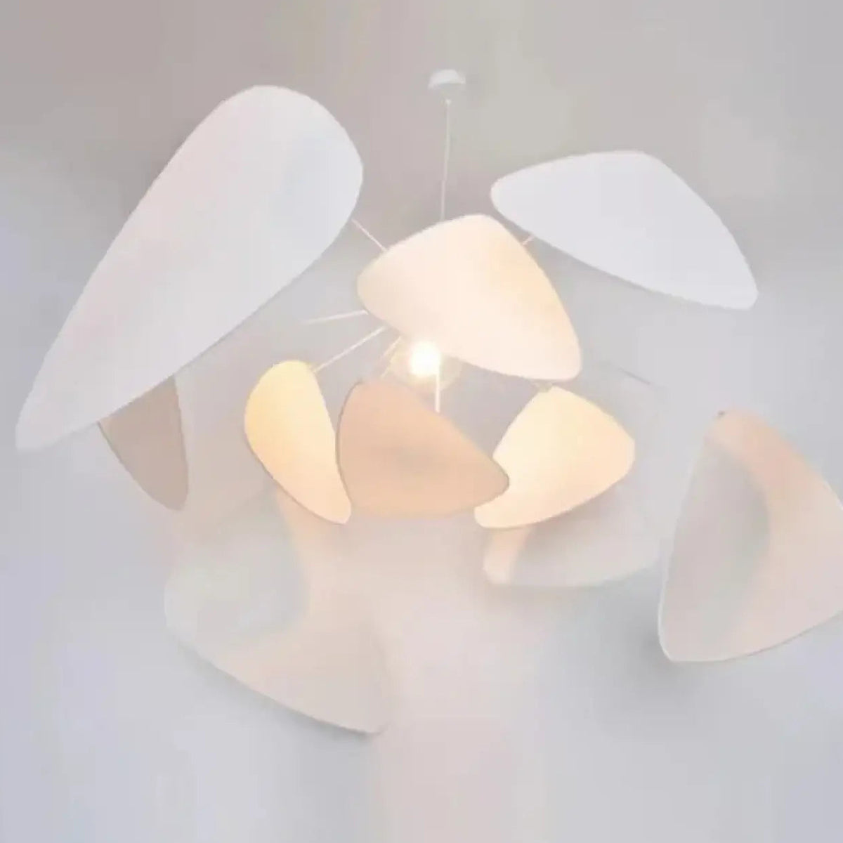 Suspension nuage à pétales blancs, de la taille S à XXL