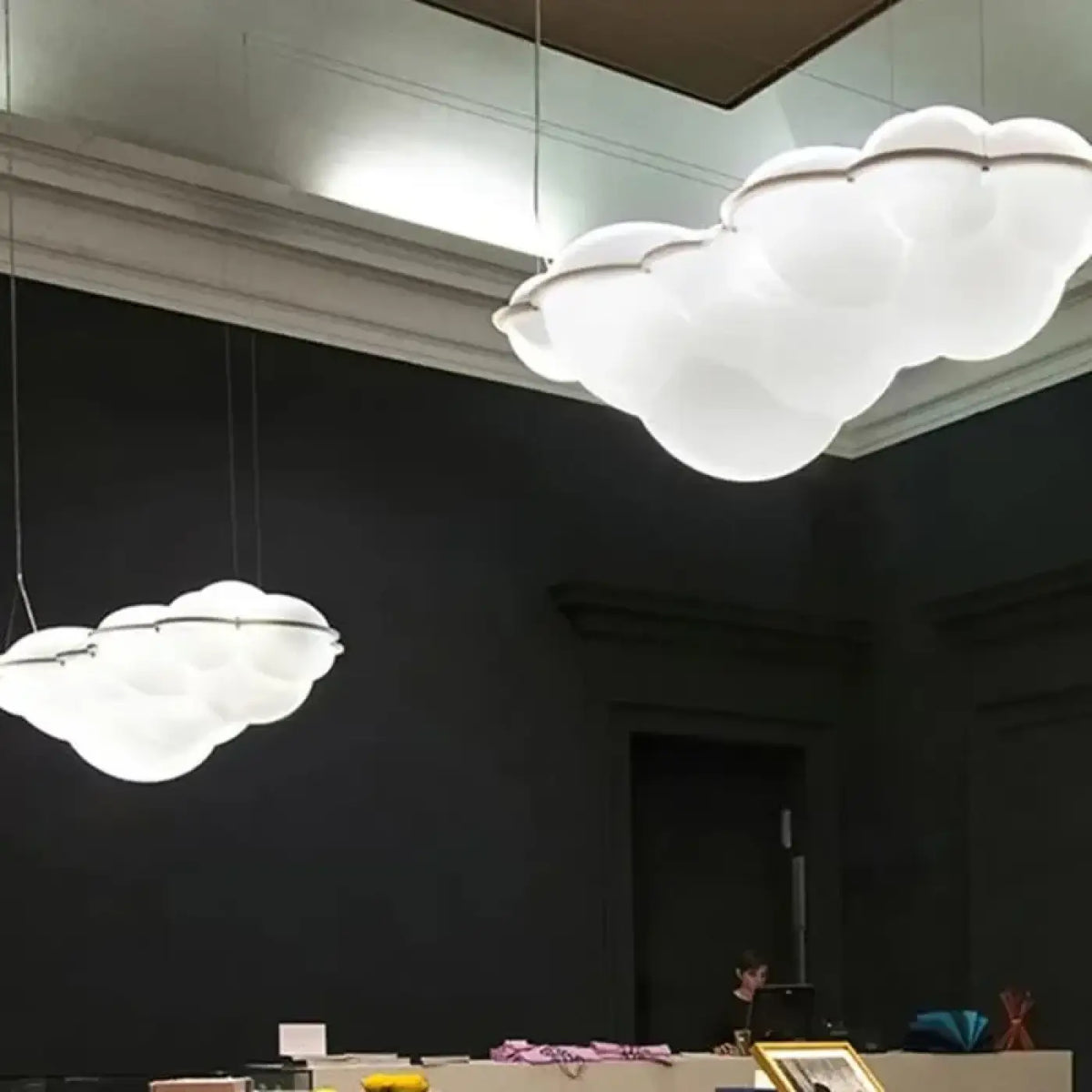 Suspension design en nuages blancs, cinq tailles de S à 2XL