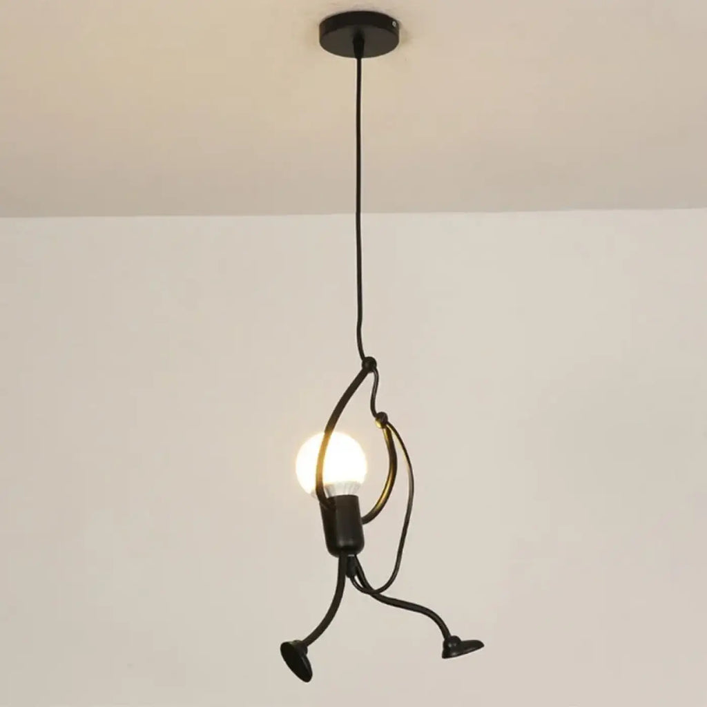 Suspension design à figurine en métal, esprit sculpture