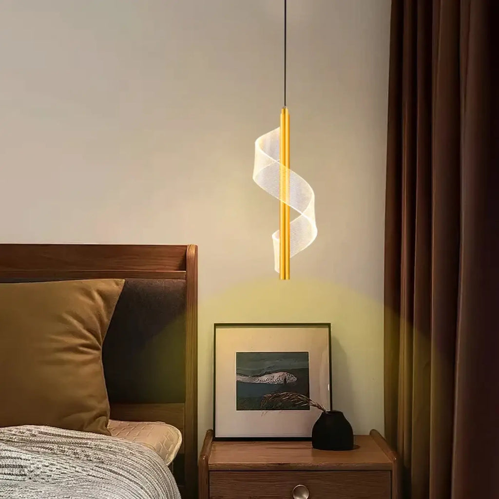 Lustre à pampilles noir ou doré, au design contemporain