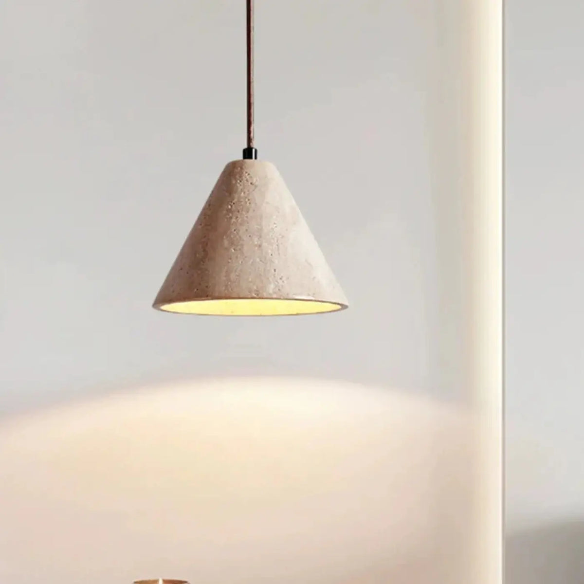 Suspension dôme en pierre beige, deux modèles