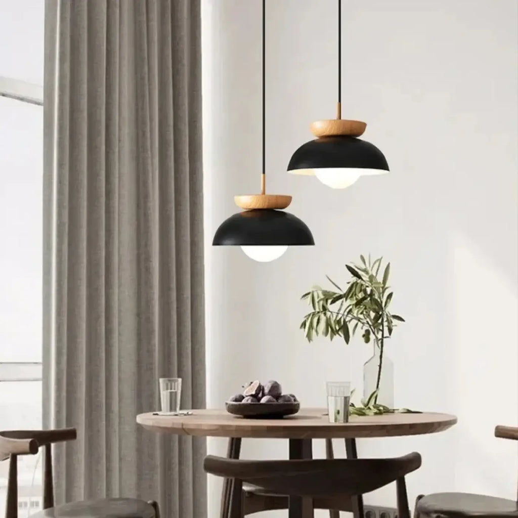 Suspension scandinave avec détail en bois, noir ou blanc