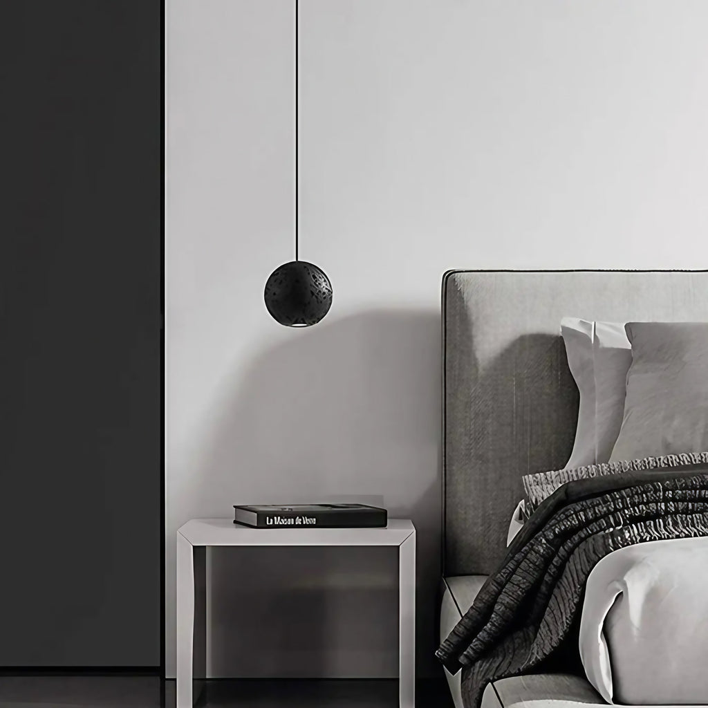 Suspension sphère noire minimaliste, finition mate