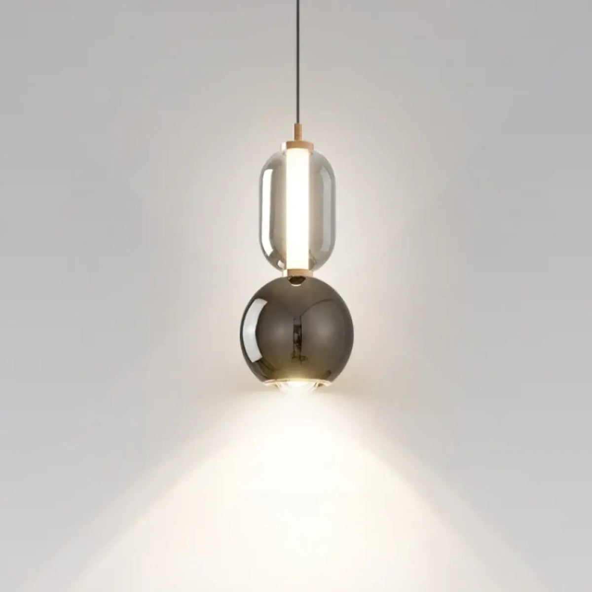 Suspension globe en verre opalin blanc, monture noire ou blanche, noir