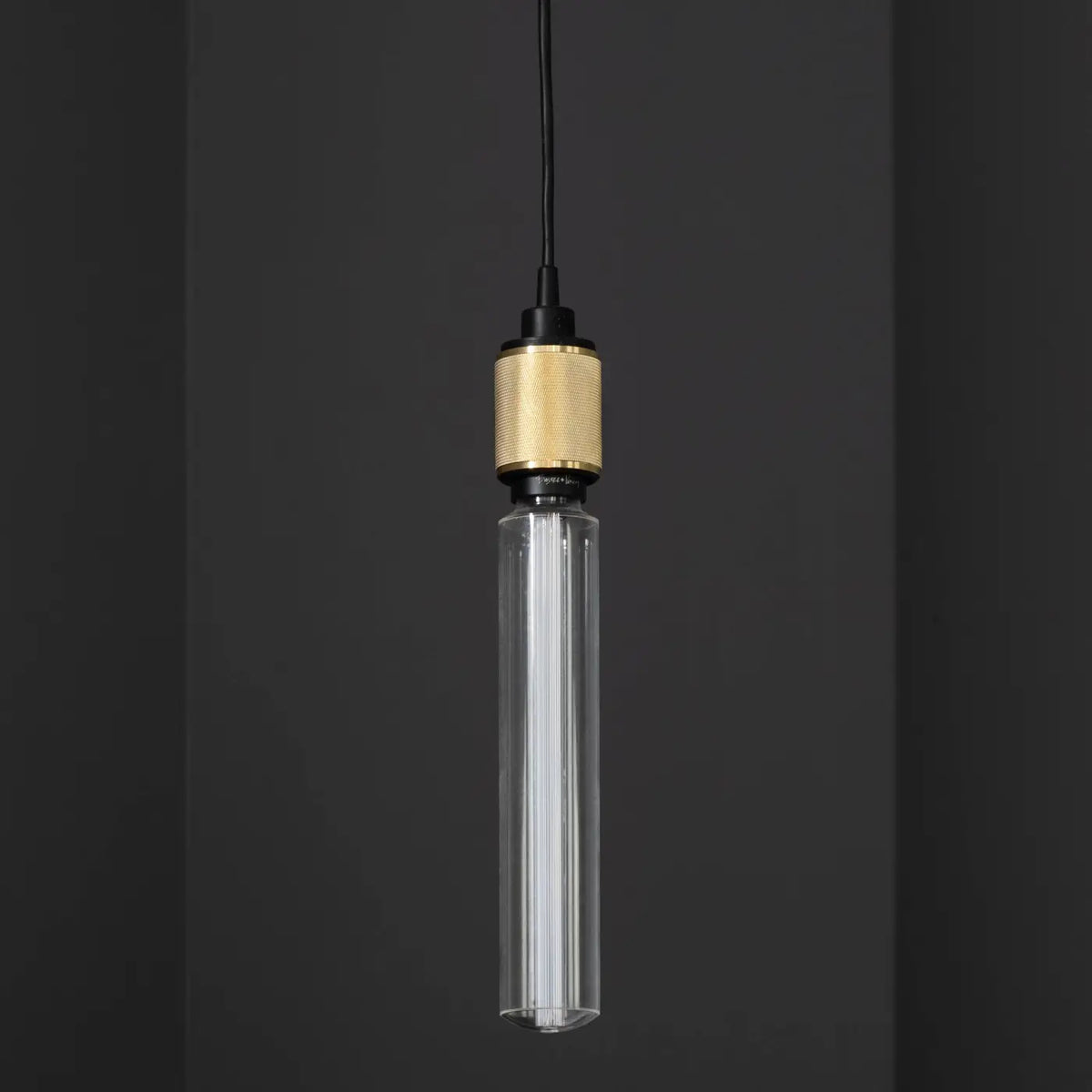 Suspension douille en métal massif quadrillé, ampoule nue E27