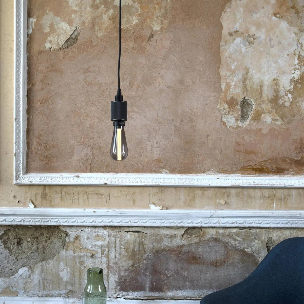 Suspension douille en métal massif quadrillé, ampoule nue E27