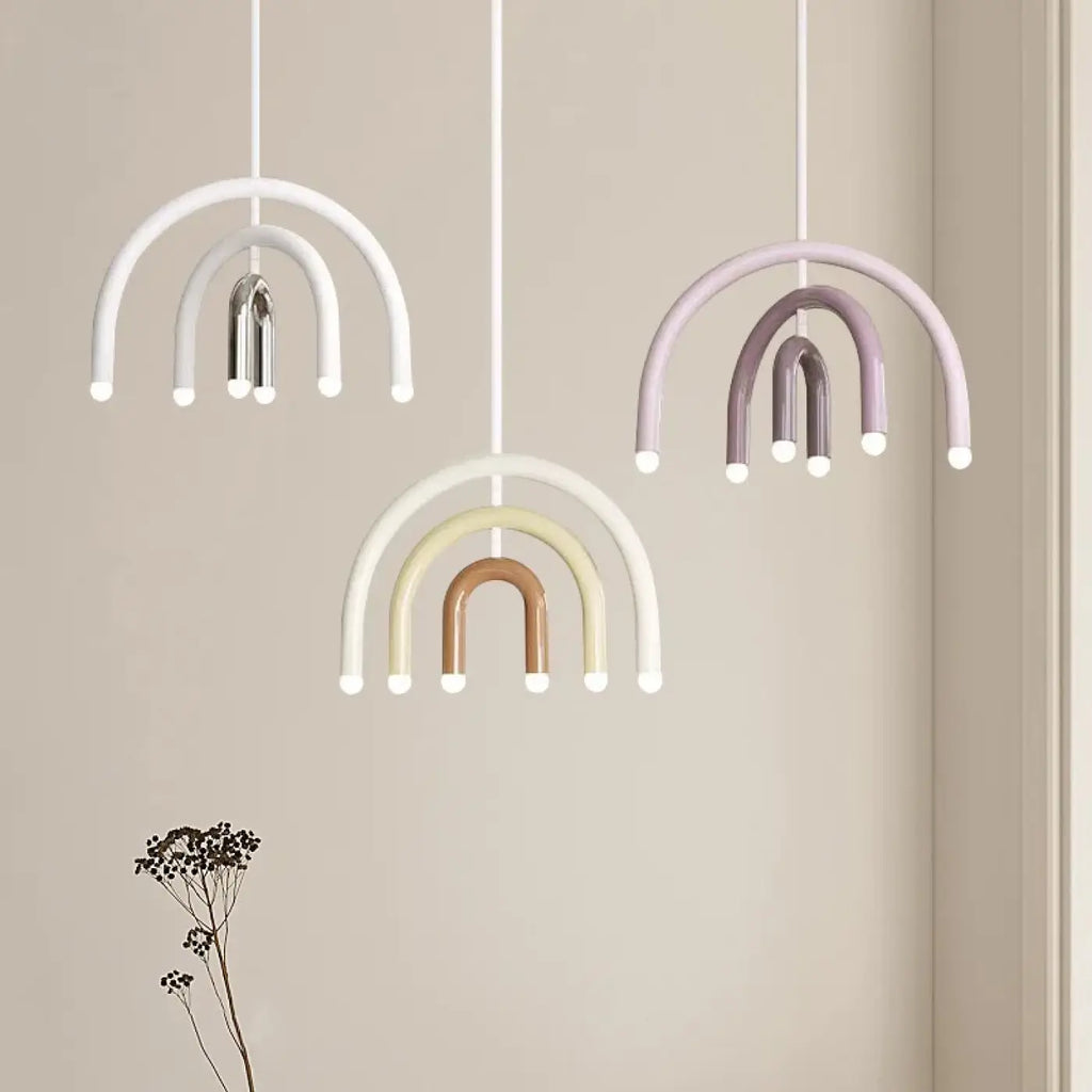 Suspension arc-en-ciel aux tons pastel pour chambre d'enfant