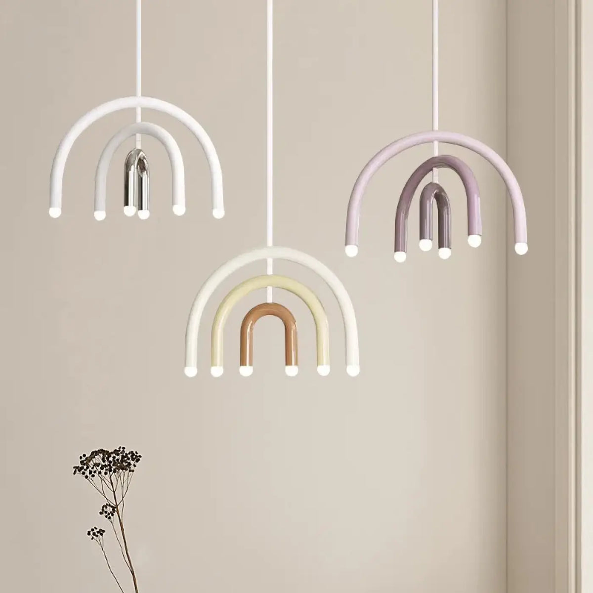 Suspension arc-en-ciel aux tons pastel pour chambre d'enfant