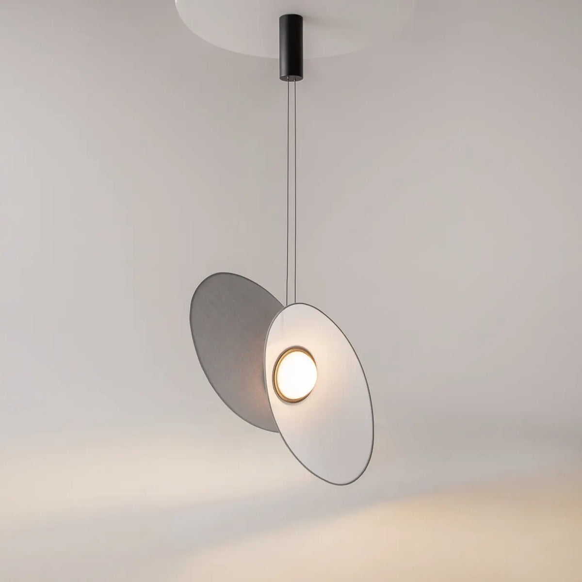 Suspension LED à deux abat-jour en tissu, blanc, gris ou bleu
