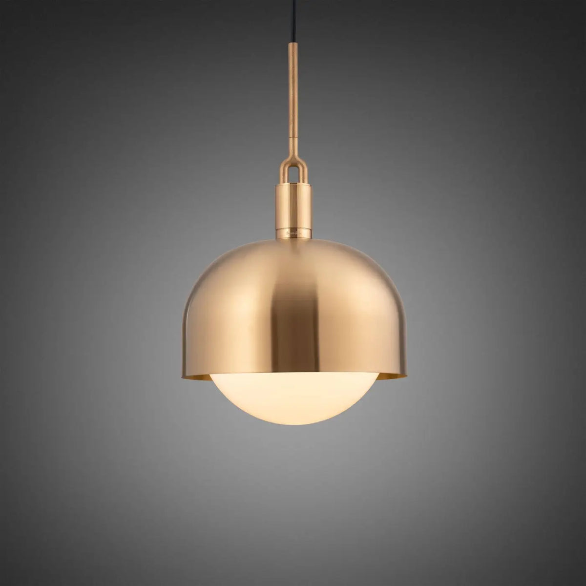 Suspension abat-jour métal, globe de verre fumé ou opale, doré