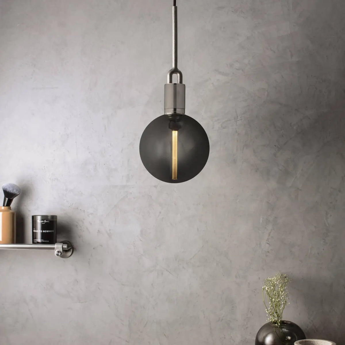 Suspension globe en verre soufflé fumé ou opale, câble 300 cm