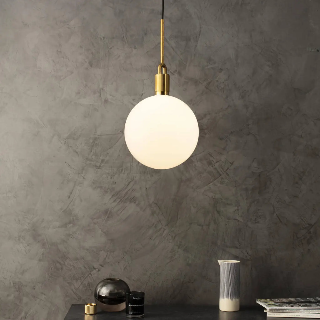 Suspension globe en verre soufflé fumé ou opale, câble 300 cm