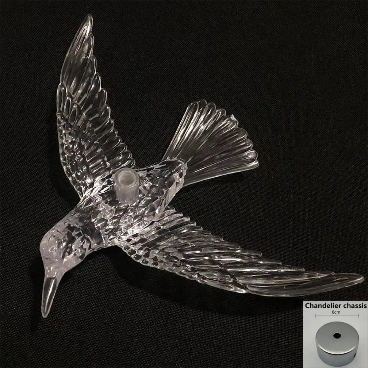 Suspension oiseaux en vol, silhouettes claires et lumineuses