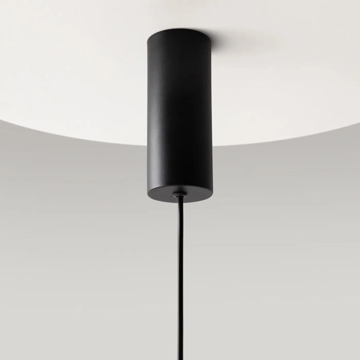 Suspension LED coupole en métal mat, 30 ou 40 cm, trois coloris