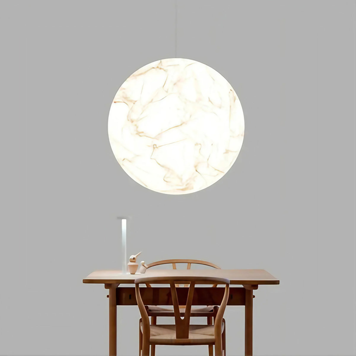Suspension globe effet marbre blanc, tailles S, M et L