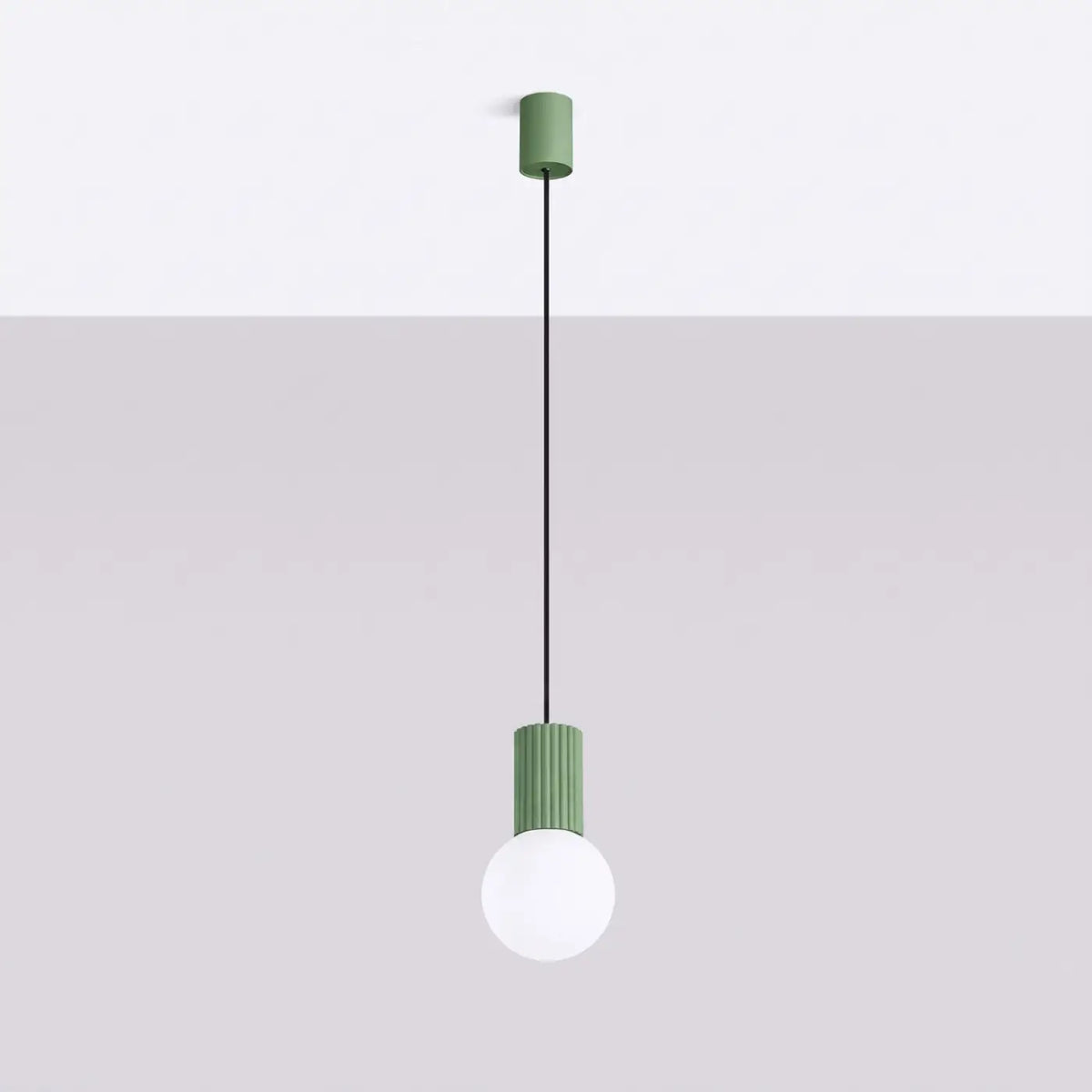 Petite suspension globe en verre opalin, col cannelé, 16 coloris, sauge