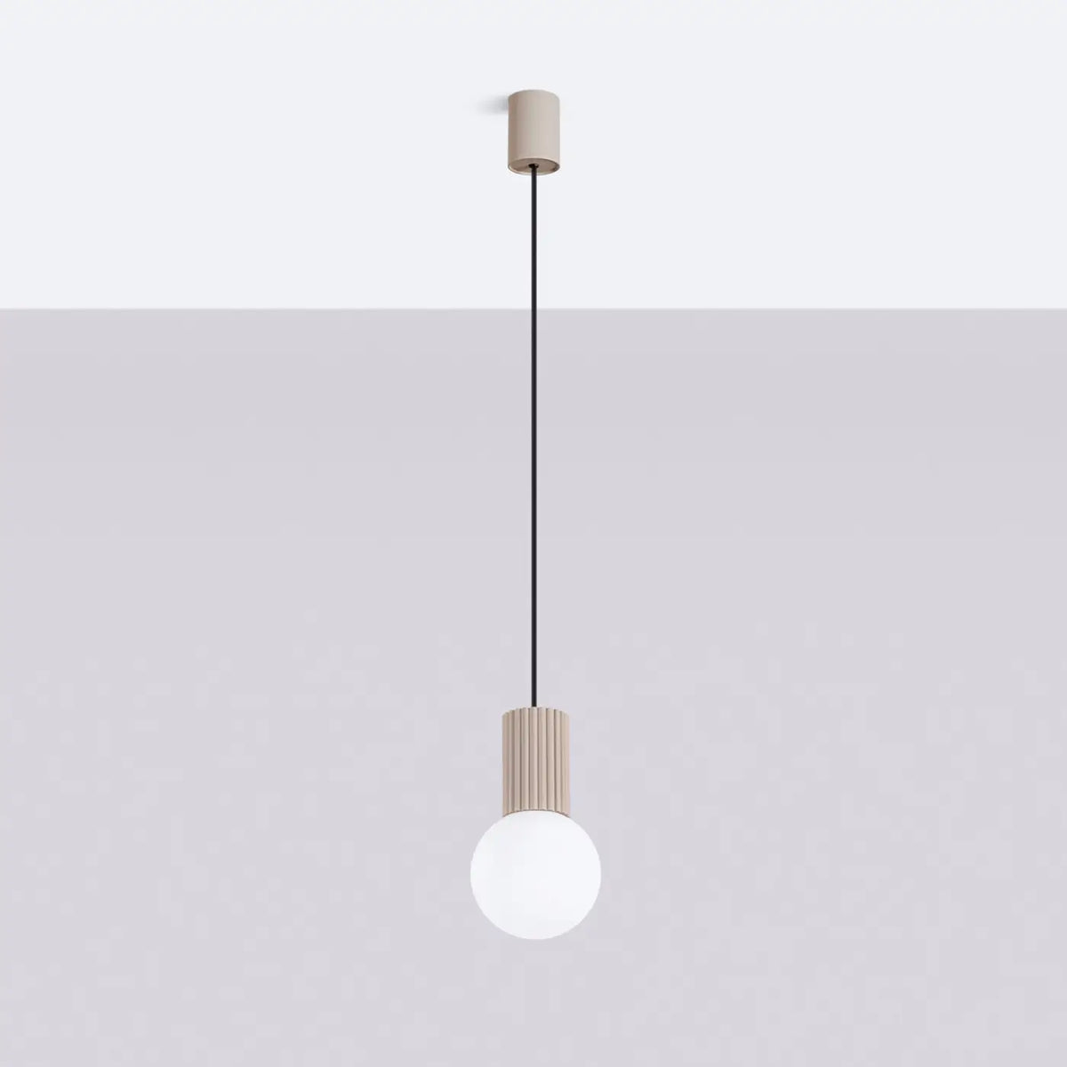 Petite suspension globe en verre opalin, col cannelé, 16 coloris, taupe