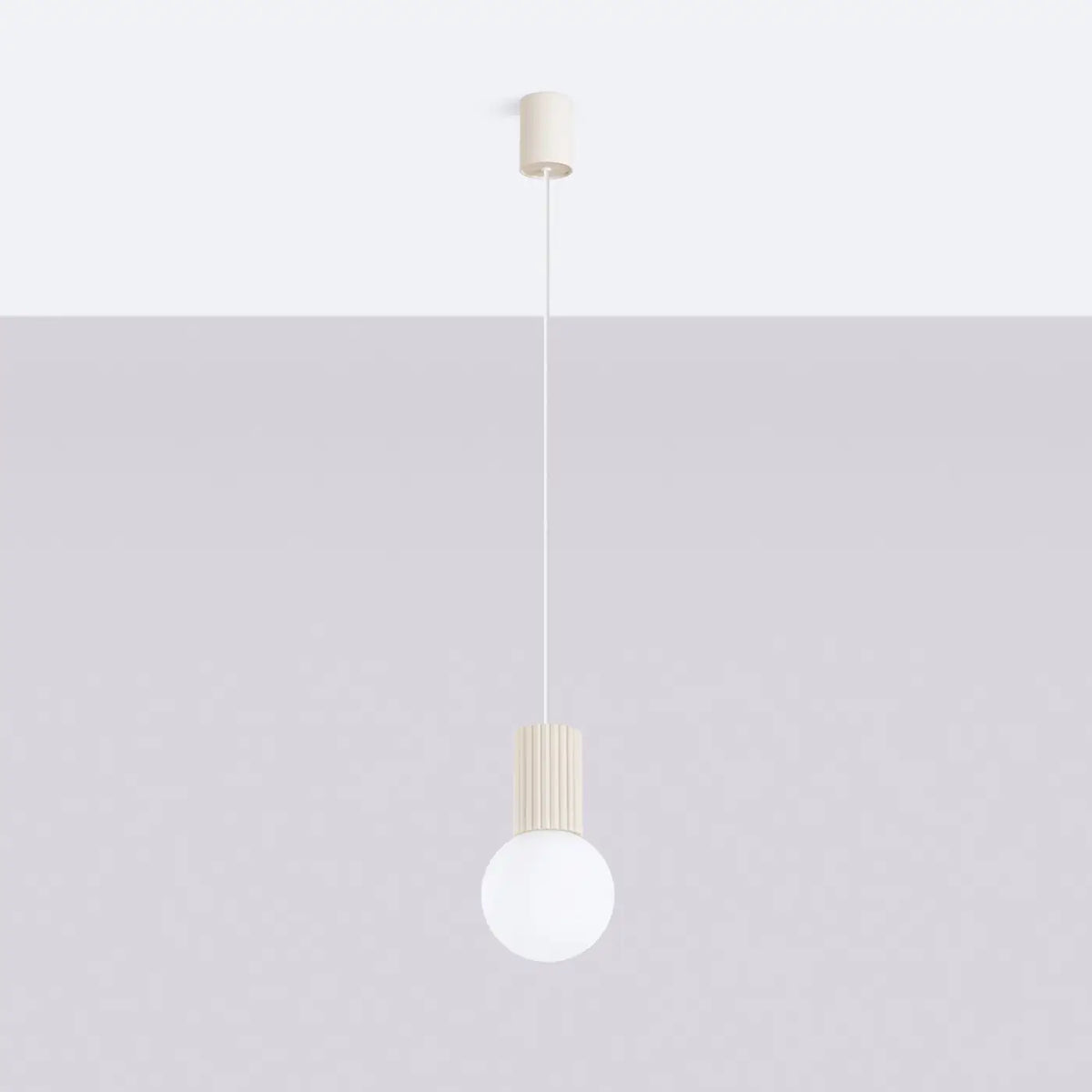 Petite suspension globe en verre opalin, col cannelé, 16 coloris, beige