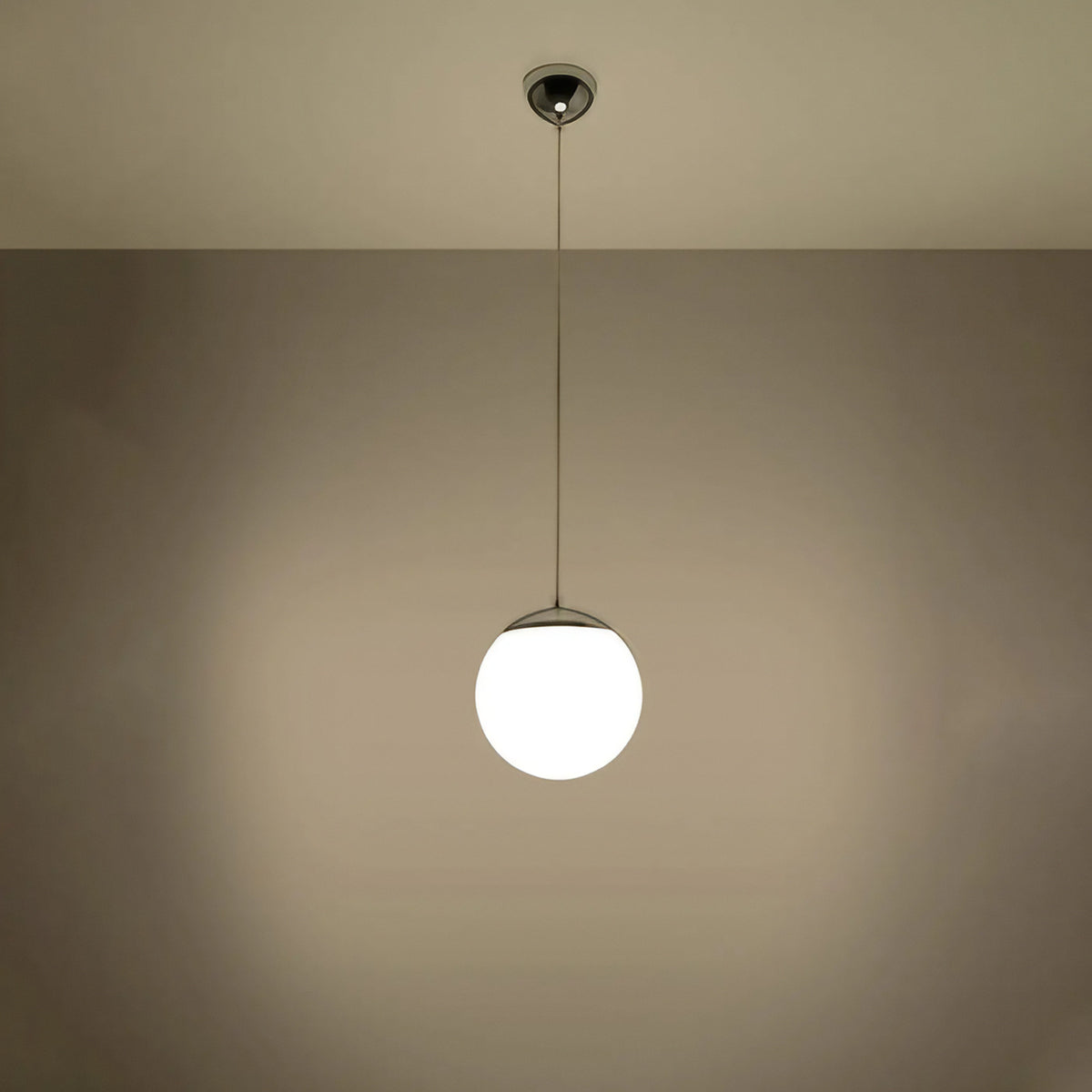 Suspension globe en verre blanc, monture en acier, 20 à 40 cm
