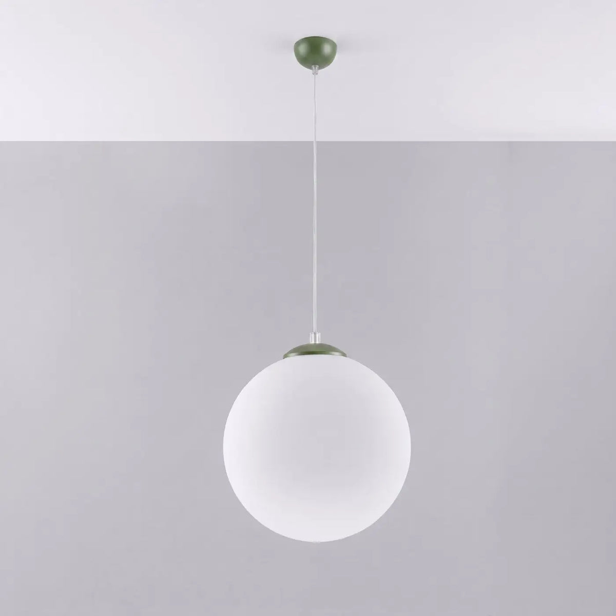 Suspension globe en verre blanc, monture en acier, 20 à 40 cm, vert olive
