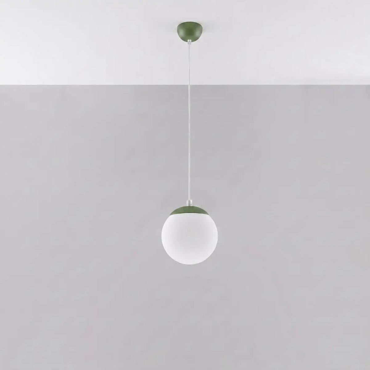 Suspension globe en verre blanc, monture en acier, 20 à 40 cm, vert olive