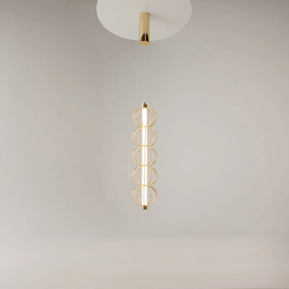 Suspension LED tube vertical dans une cage dorée, 58 cm