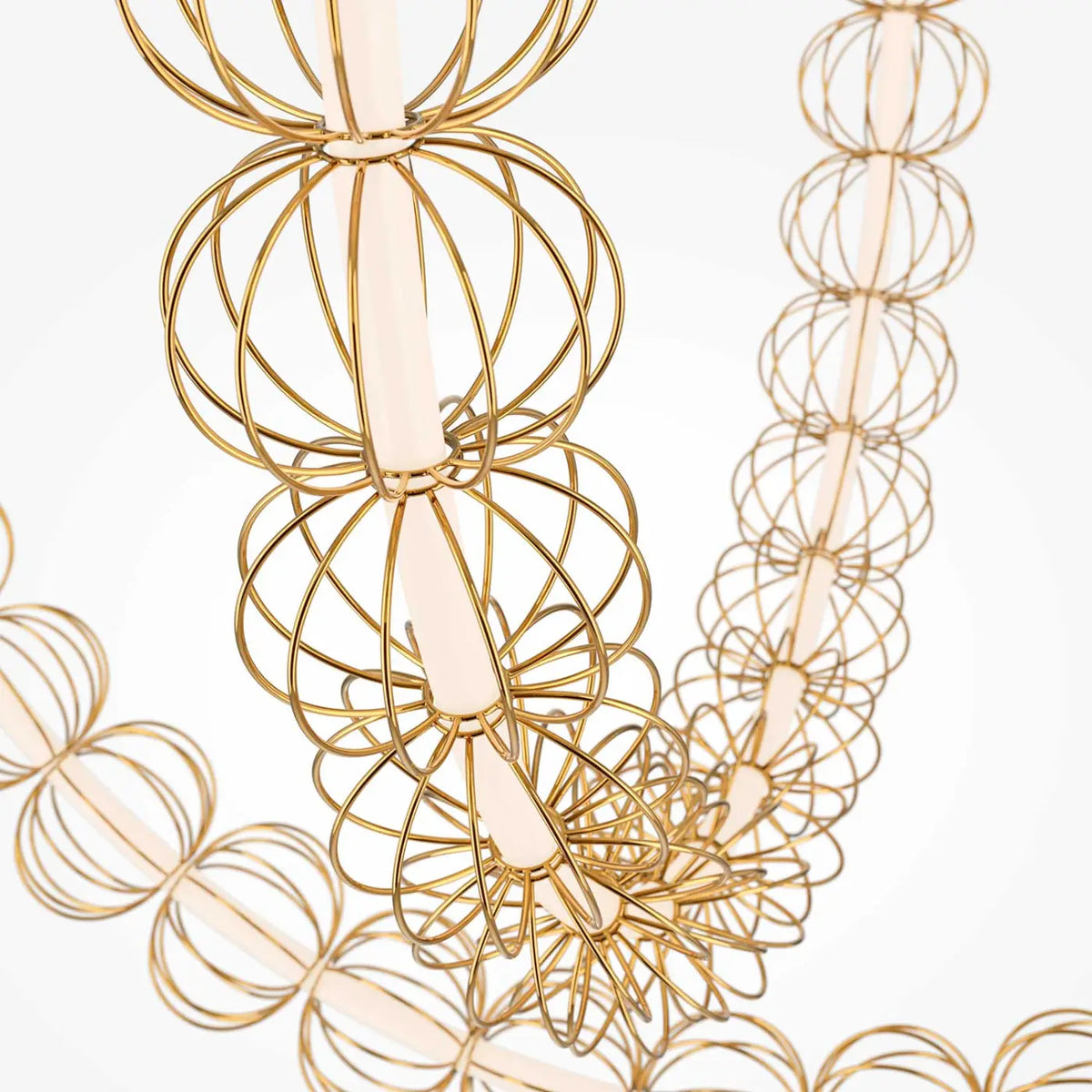 Grande suspension LED en cage d'acier doré, 154 cm de long