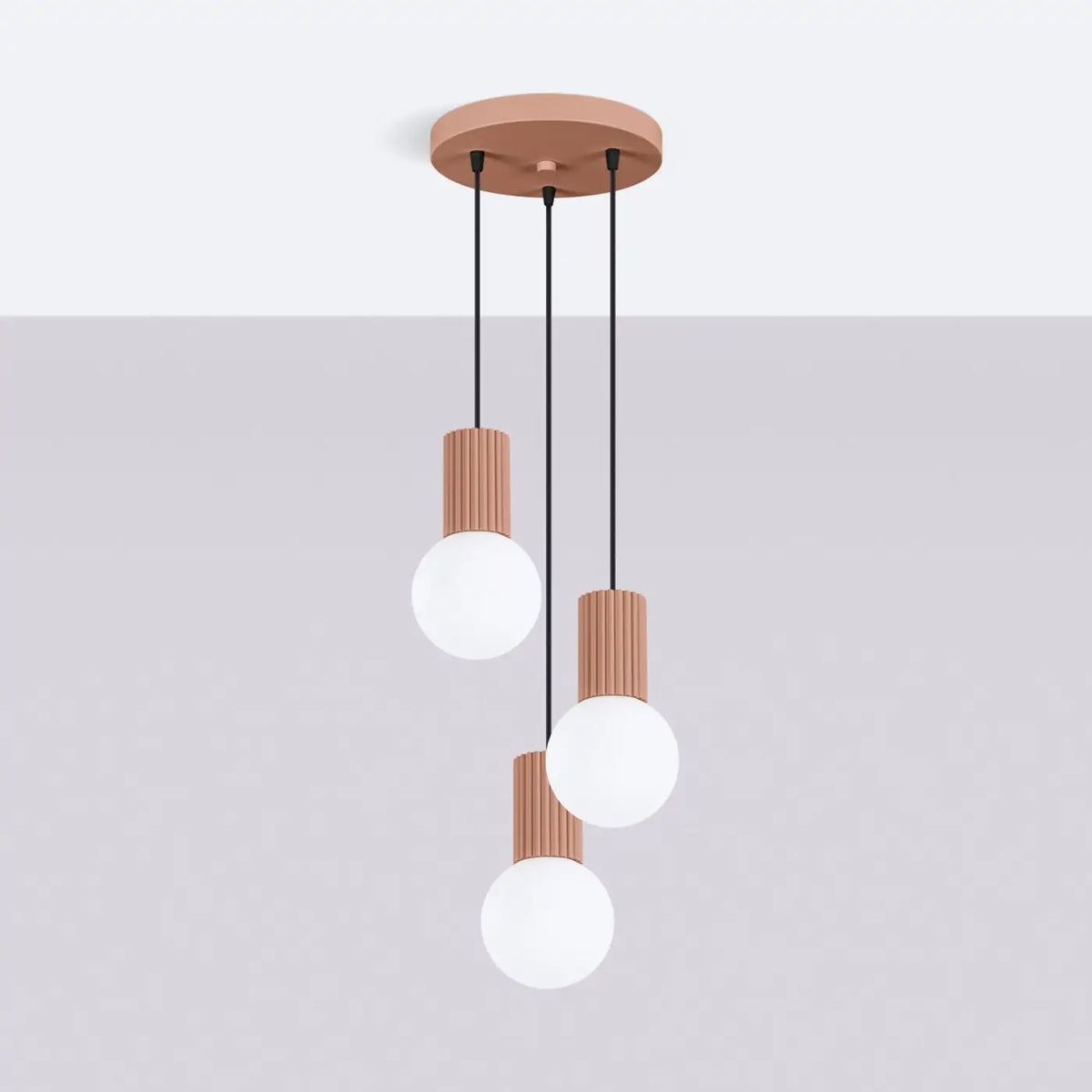 Suspension en grappe à globes de verre opalin, 2 ou 3 lumières, moka