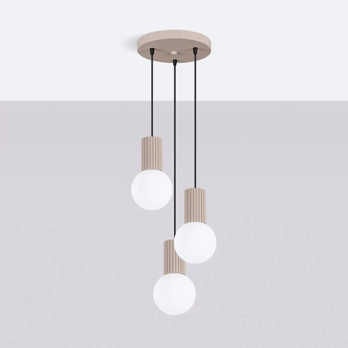Suspension en grappe à globes de verre opalin, 2 ou 3 lumières, taupe
