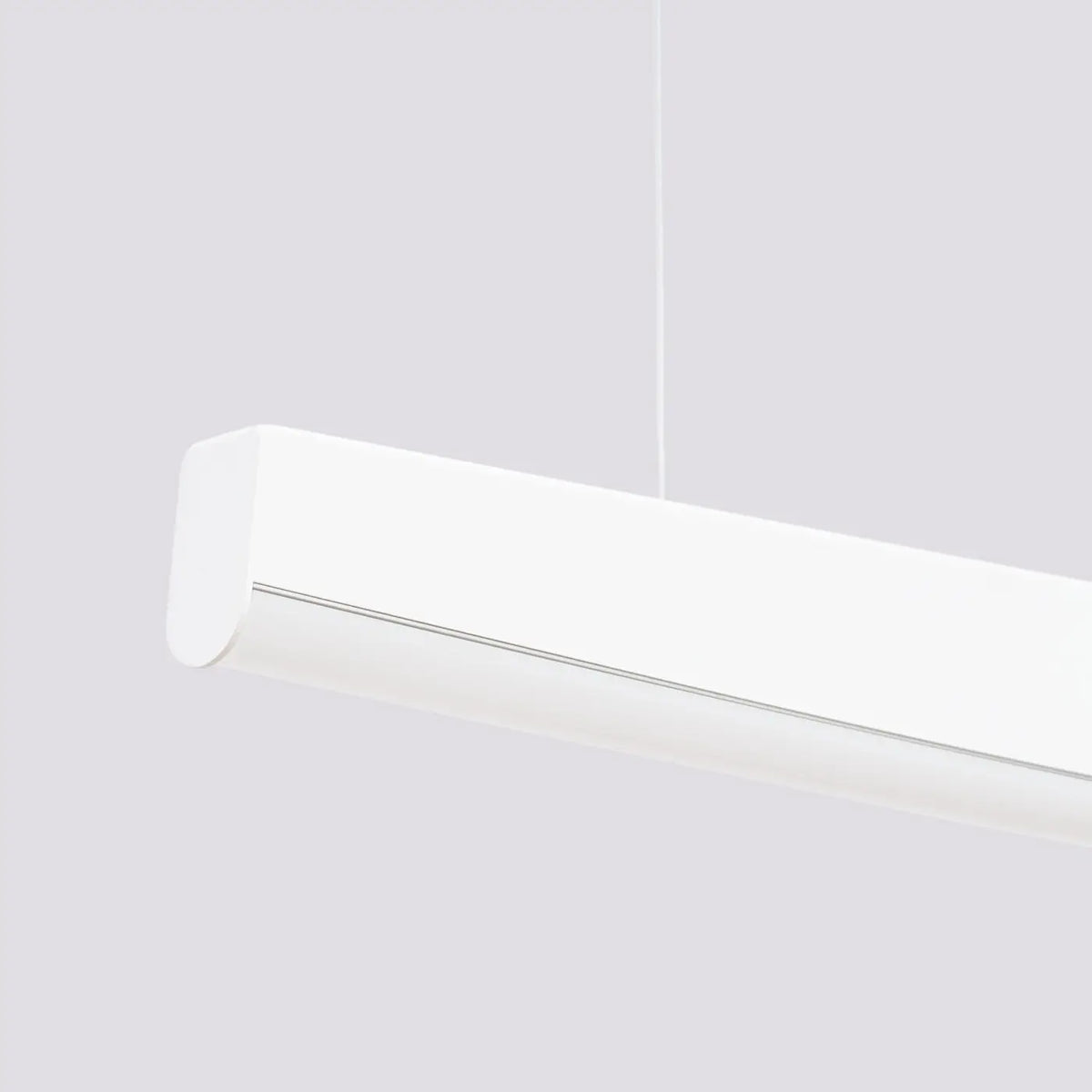 Suspension barre LED en acier aux bords arqués, 120 ou 150 cm