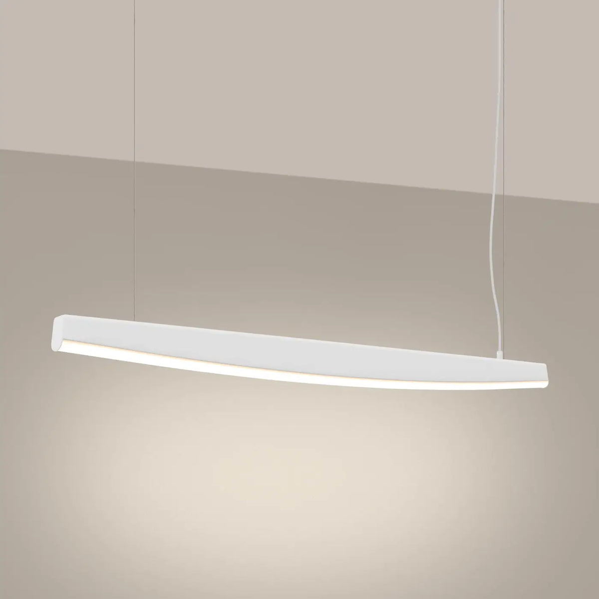 Suspension barre LED en acier aux bords arqués, 120 ou 150 cm