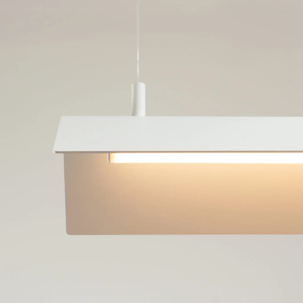 Suspension linéaire LED en tôle d'acier pliée, 24 W, 150 cm