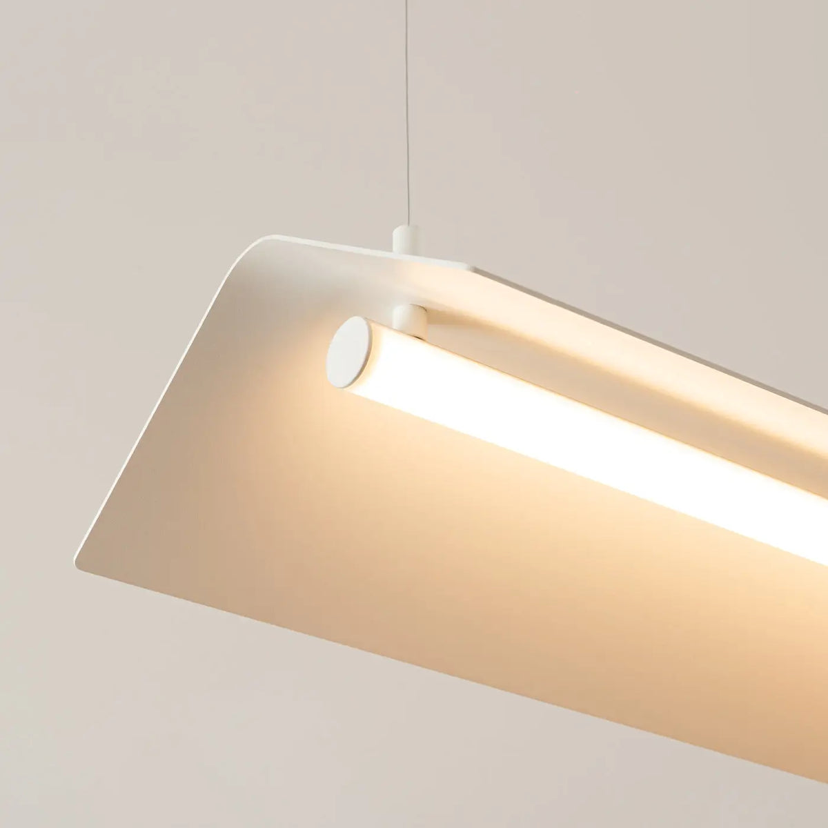 Suspension linéaire LED en tôle d'acier pliée, 24 W, 150 cm