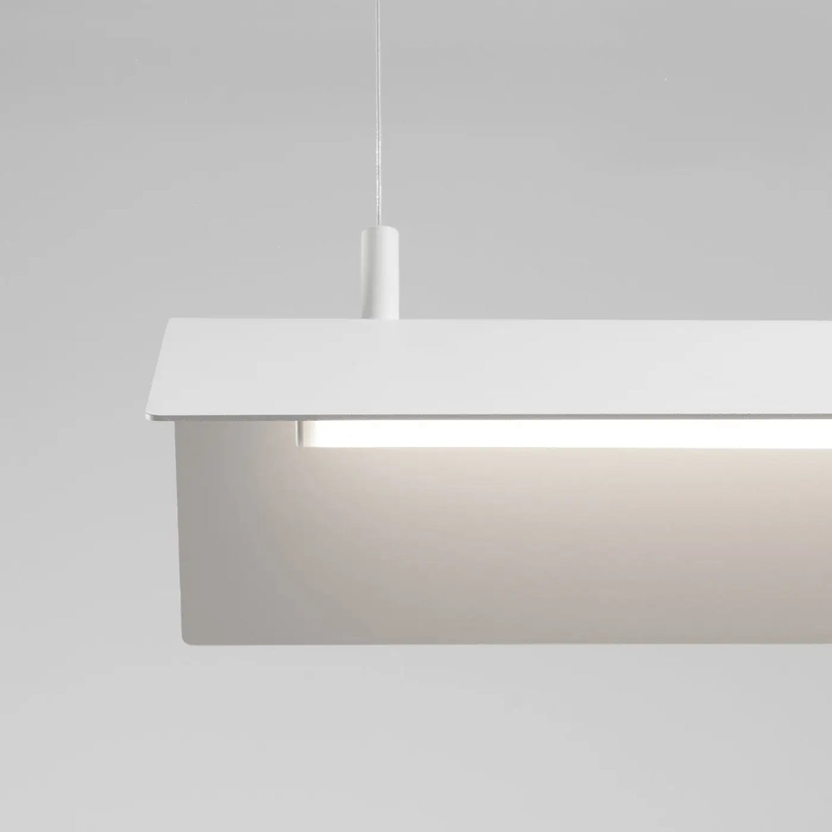Suspension linéaire LED en tôle d'acier pliée, 24 W, 150 cm