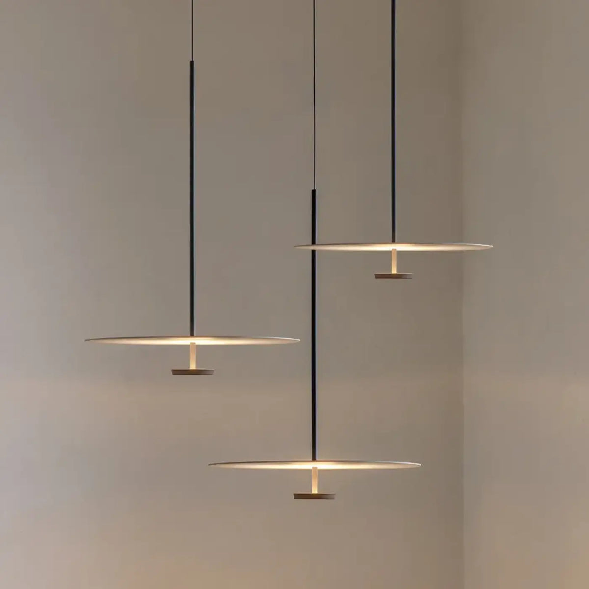 Suspension LED en disque minimaliste, tailles S ou M
