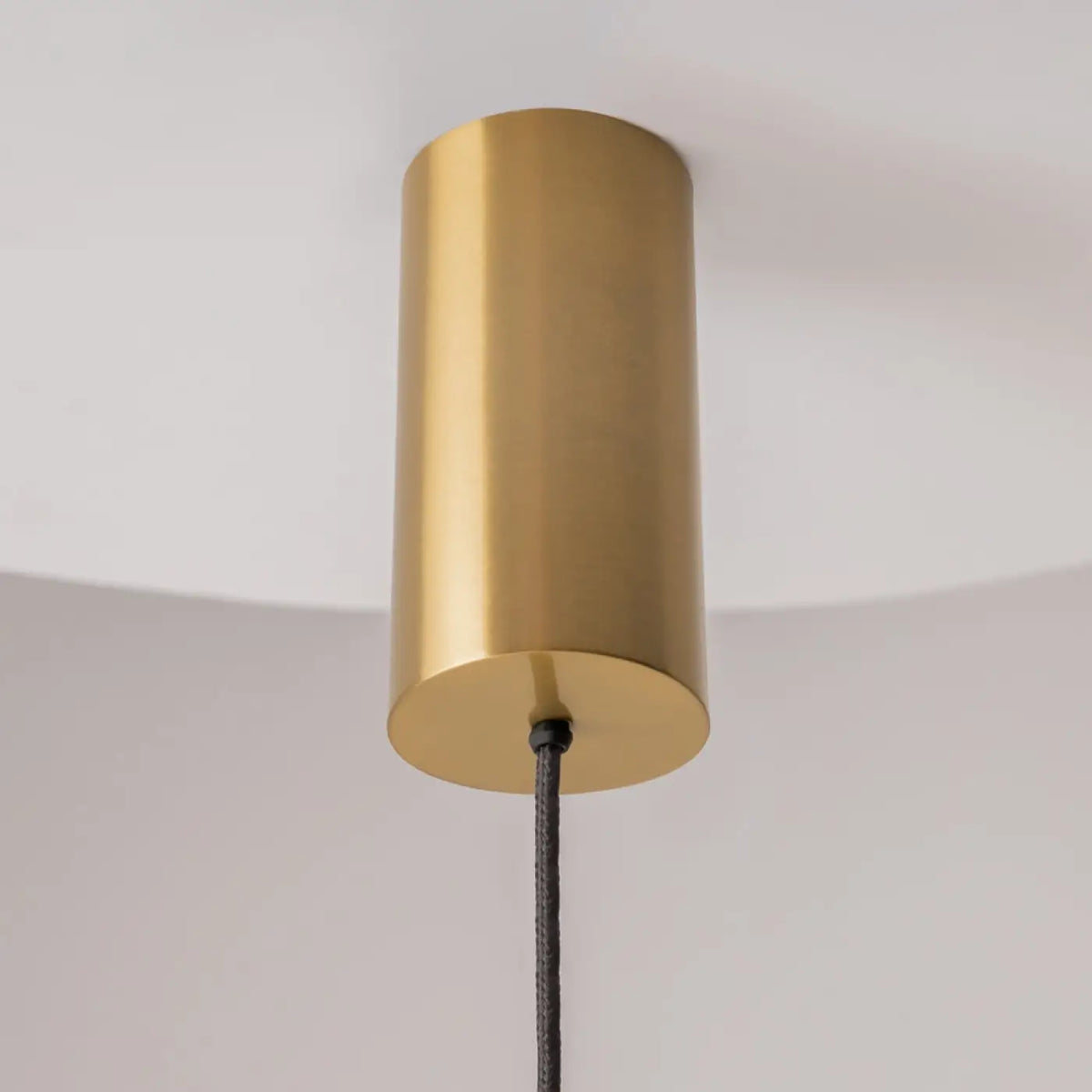 Suspension LED à cadre ajouré qui projette des ombres, noir ou doré