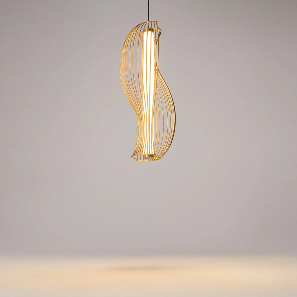 Suspension LED à cadre ajouré qui projette des ombres, noir ou doré