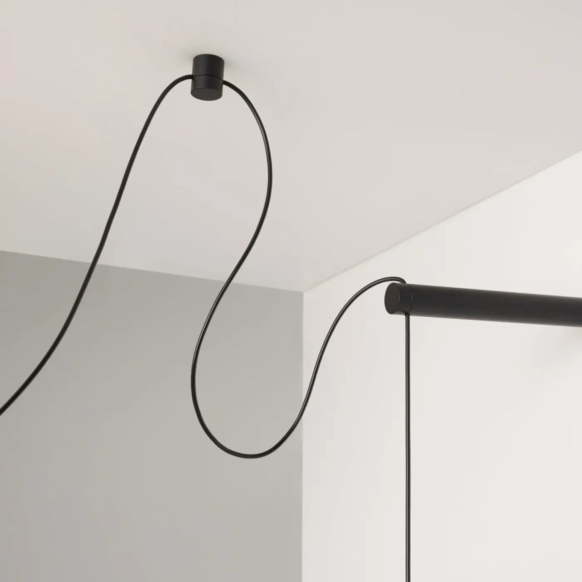 Suspension LED à deux ou trois globes en verre opalin blanc