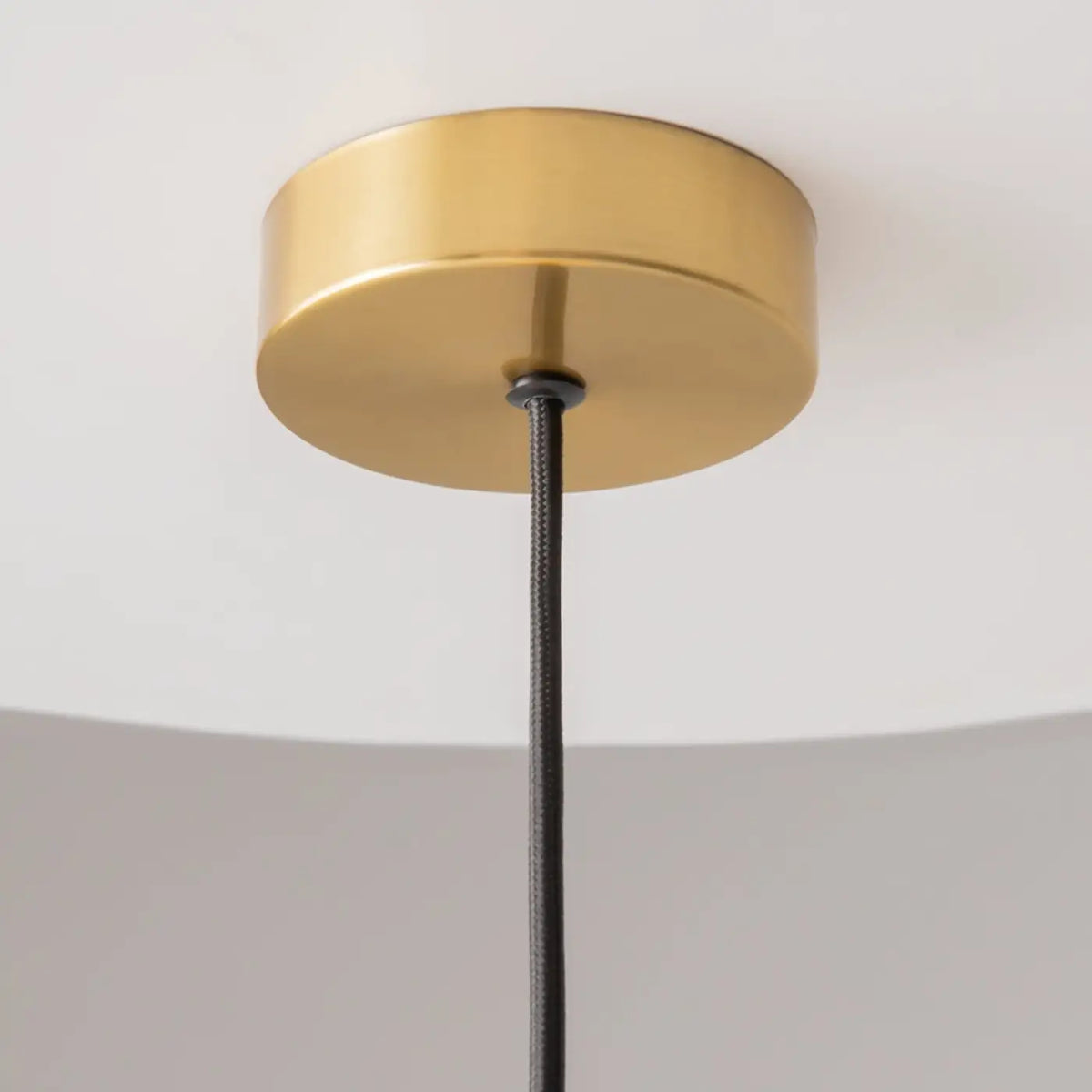 Suspension cage dorée géométrique en métal et verre, trois tailles