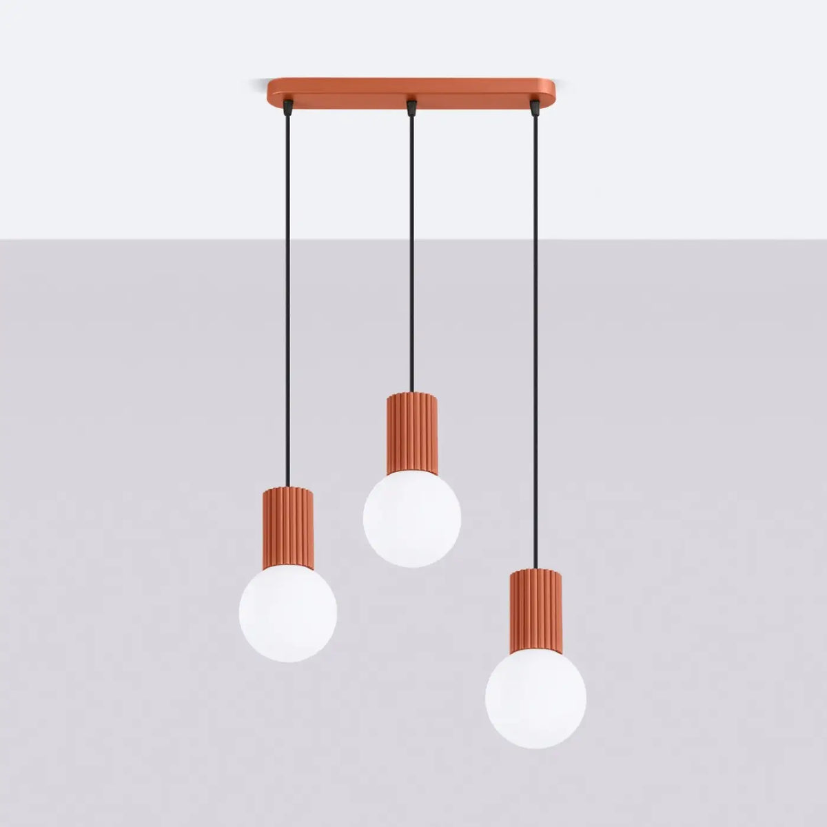 Suspension en rampe à globes de verre opalin, 2 ou 3 lumières G9, rouge ocre