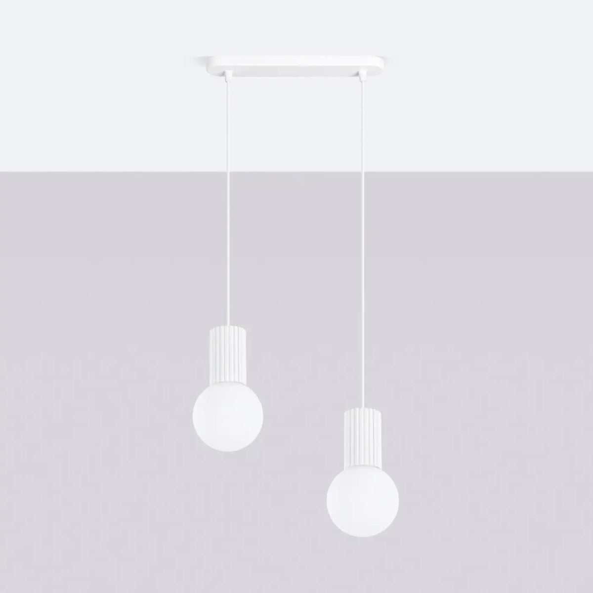 Suspension en rampe à globes de verre opalin, 2 ou 3 lumières G9, blanc