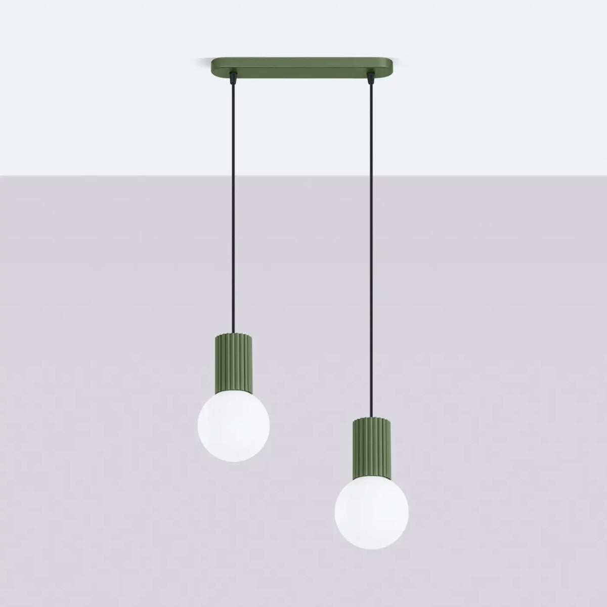 Suspension en rampe à globes de verre opalin, 2 ou 3 lumières G9, vert olive
