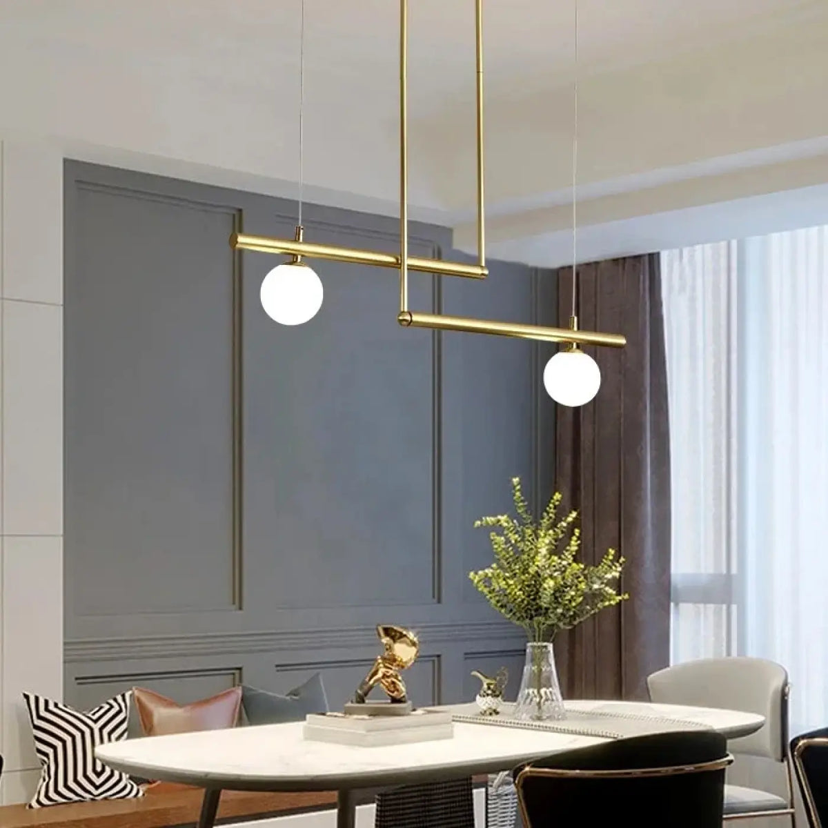 Suspension linéaire dorée à globes de verre, 2 à 4 lumières