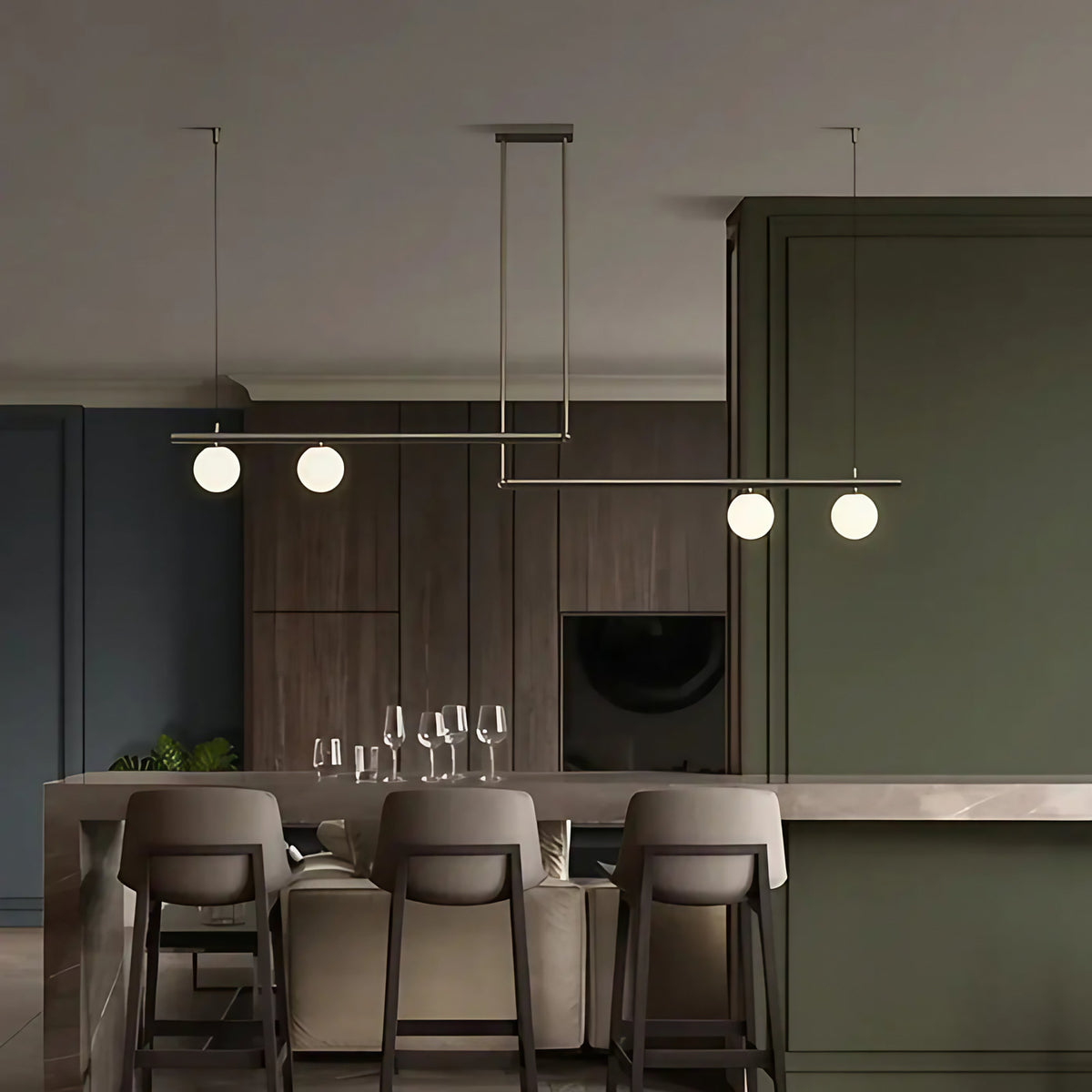 Suspension linéaire dorée à globes de verre, 2 à 4 lumières