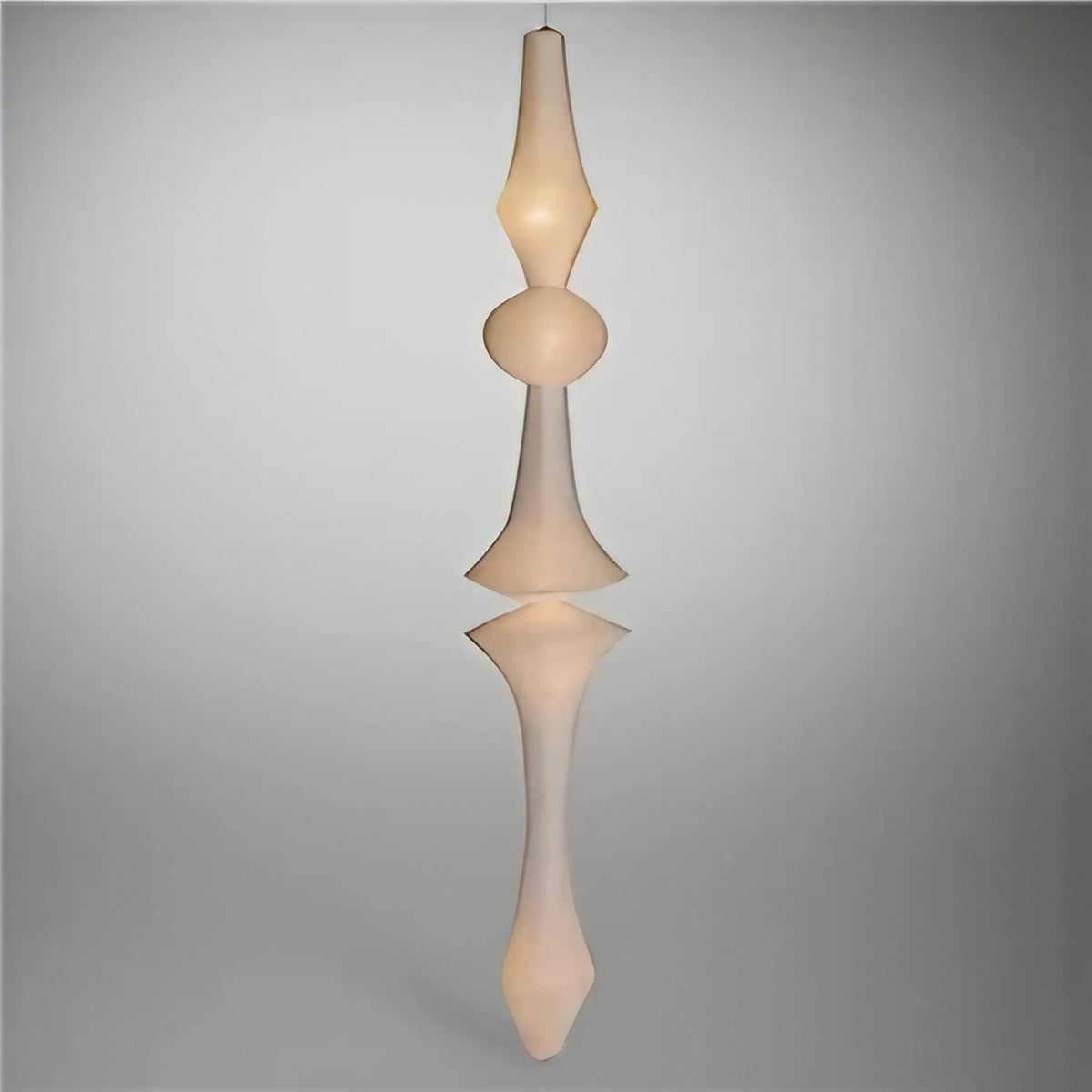 Suspension sculpture aux volumes allongés, tailles S, M ou L