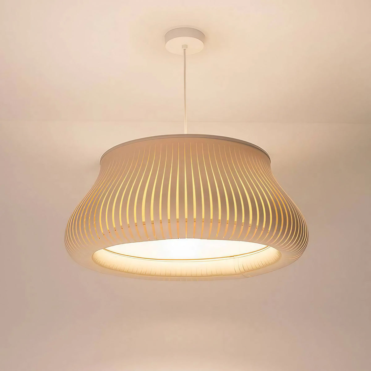 Suspension ajourée ronde beige, tailles S ou M