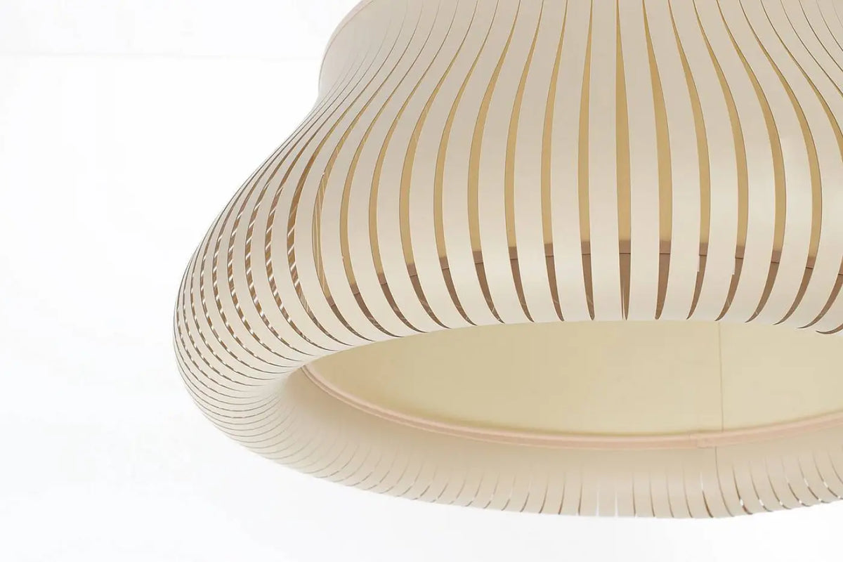 Suspension ajourée ronde beige, tailles S ou M