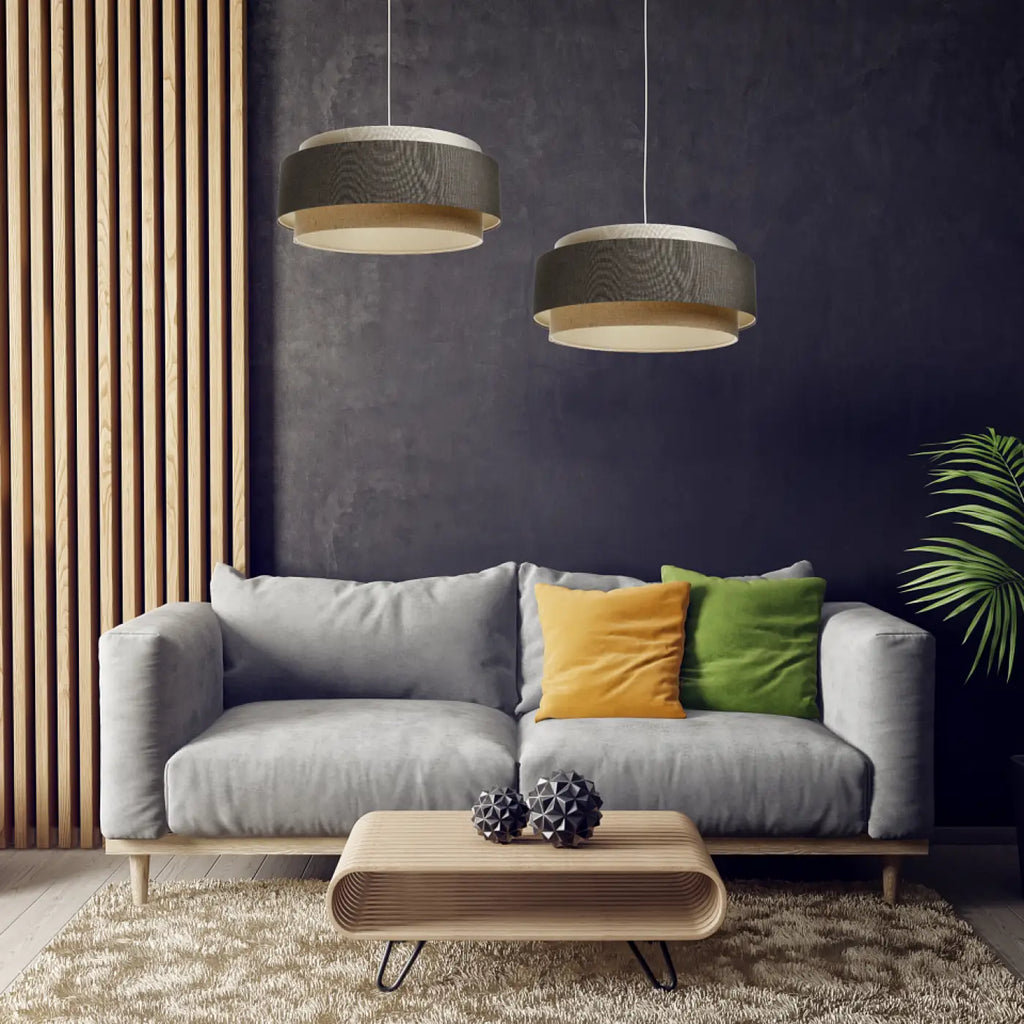 Suspension beige et crème, touches d'écru et de graphite