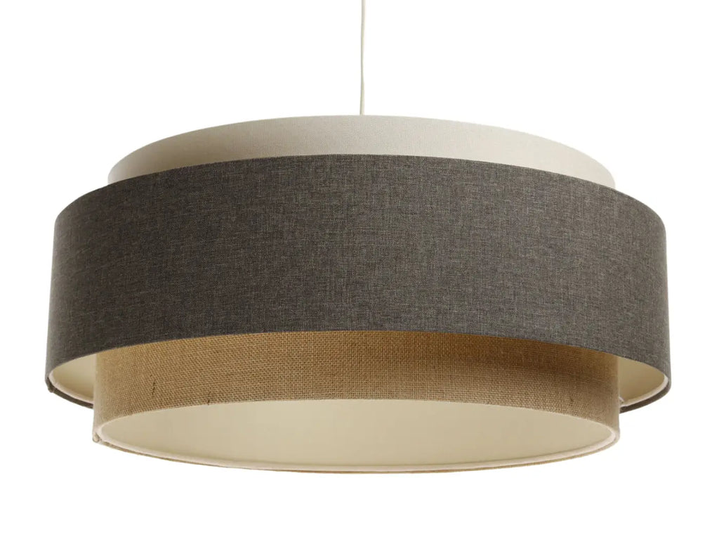 Suspension beige et crème, touches d'écru et de graphite