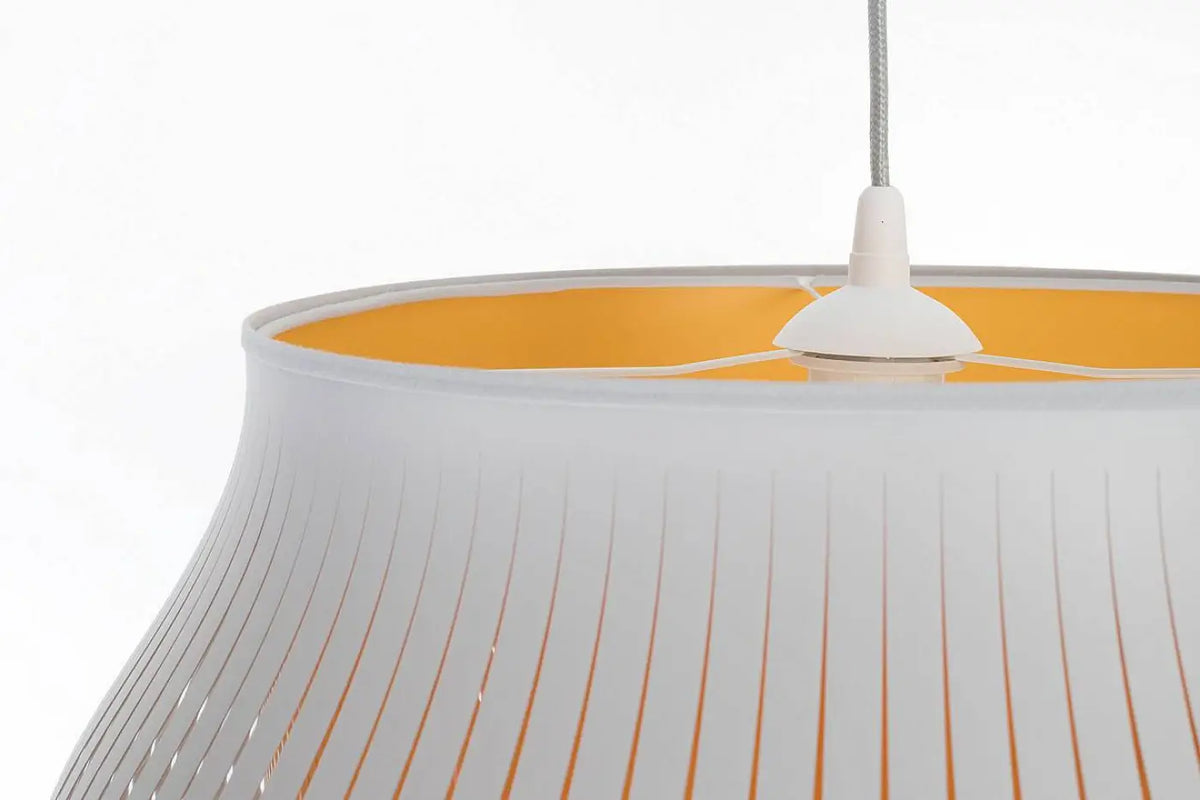 Suspension ajourée blanche et jaune, forme arrondie, tailles S ou M